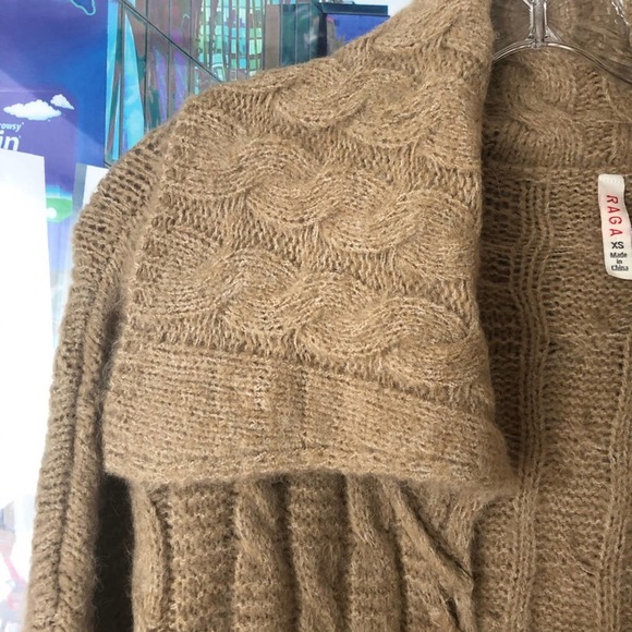 NEW RAGA Timber Trail Toggle Tan Cable Knit Cardigan - Picture 10 of 15